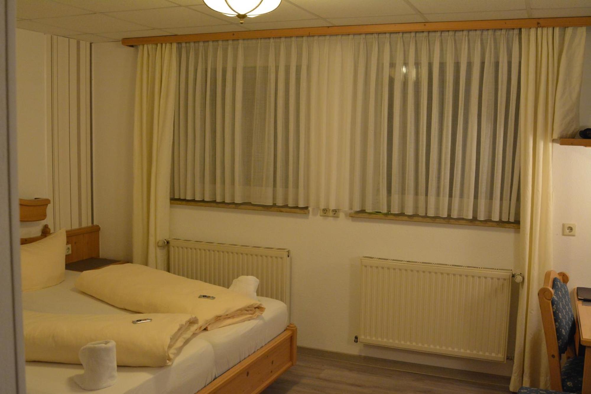 Hotel-Gasthof Zur Rose Weissenhorn Quarto foto