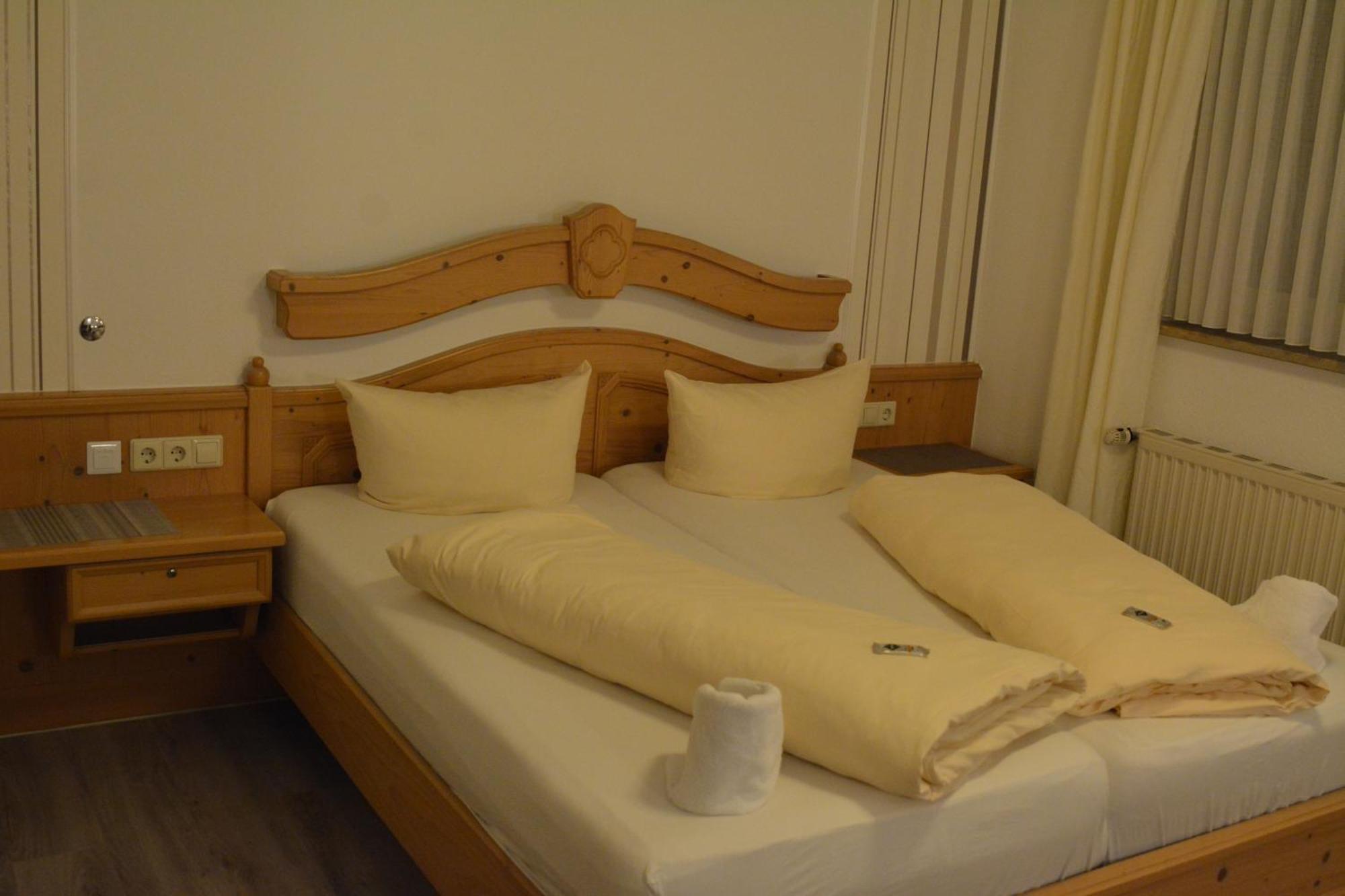 Hotel-Gasthof Zur Rose Weissenhorn Quarto foto