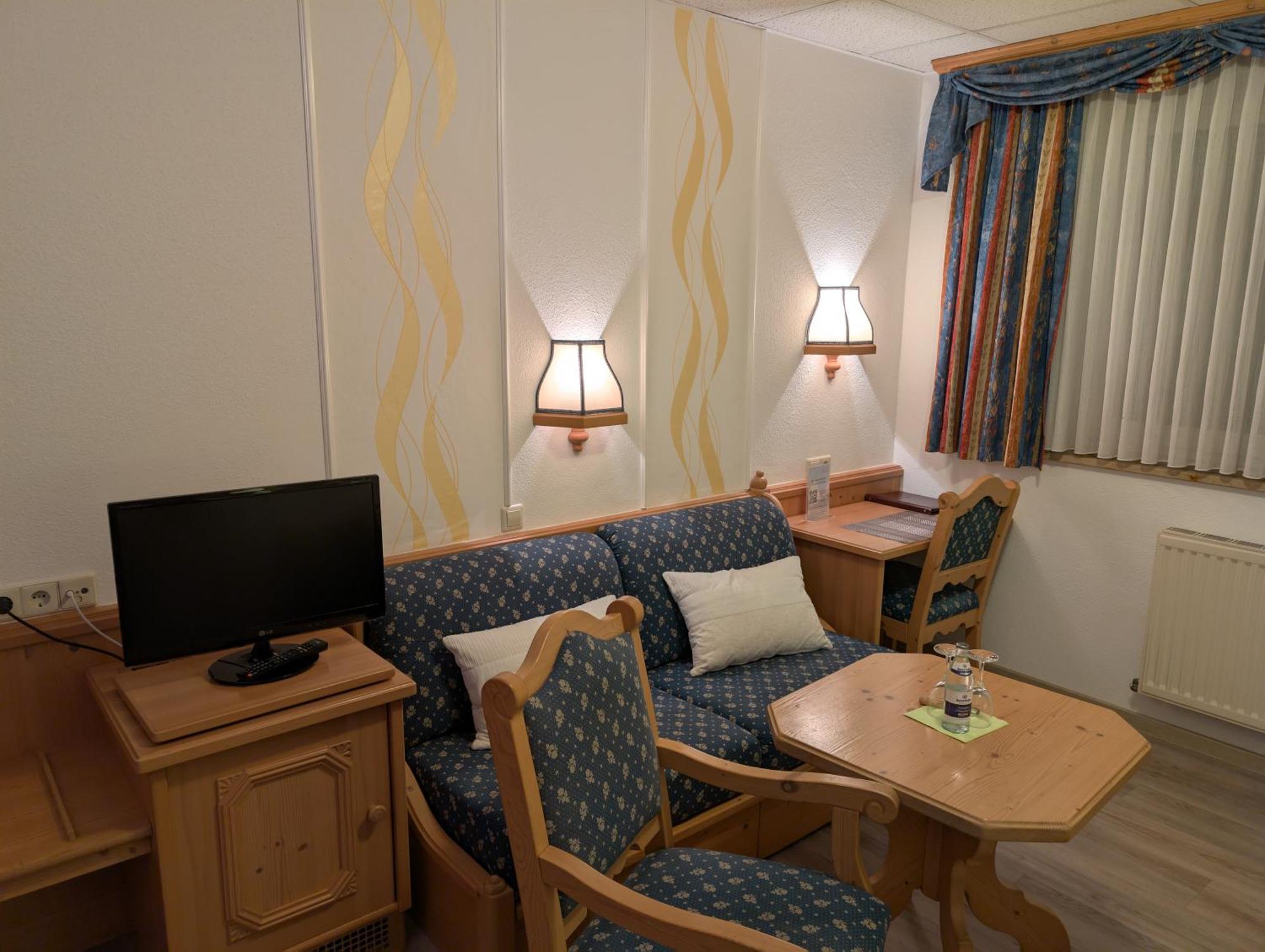 Hotel-Gasthof Zur Rose Weissenhorn Quarto foto
