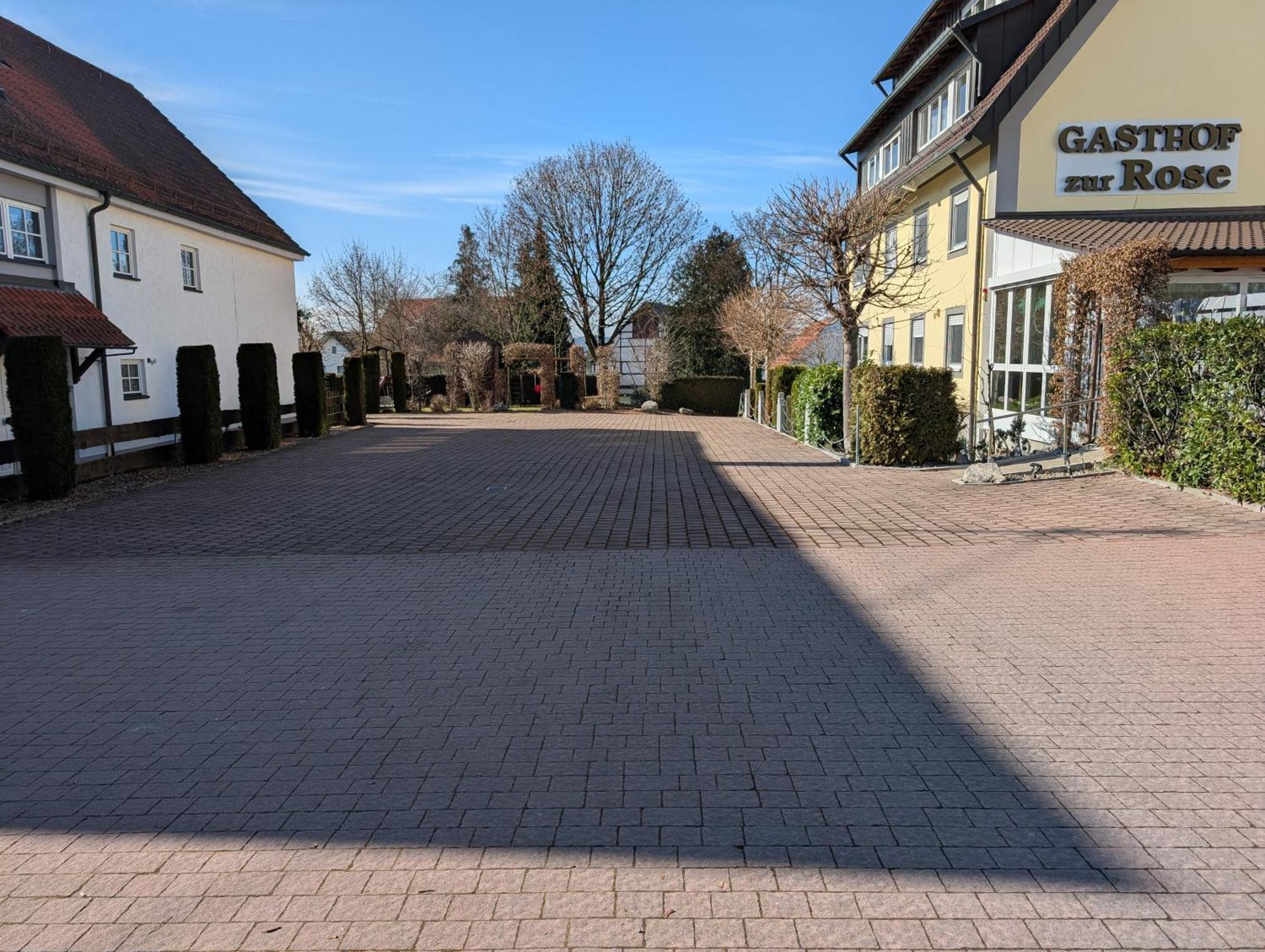 Hotel-Gasthof Zur Rose Weissenhorn Exterior foto